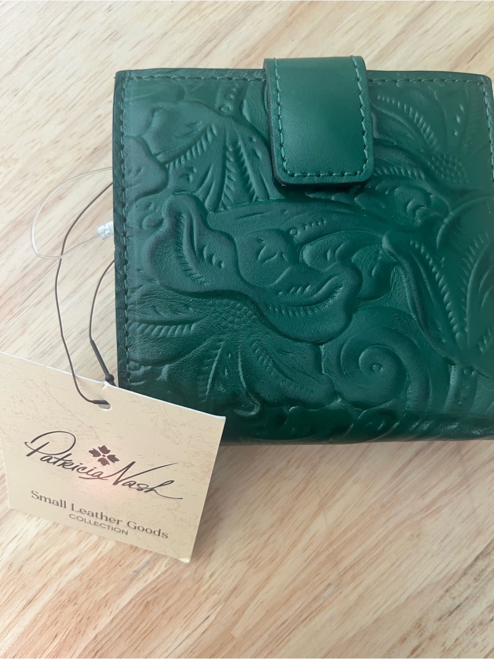 Patricia Nash Astra tooled Green Embossed Leather Wallet NWT - Picture 2 of 8